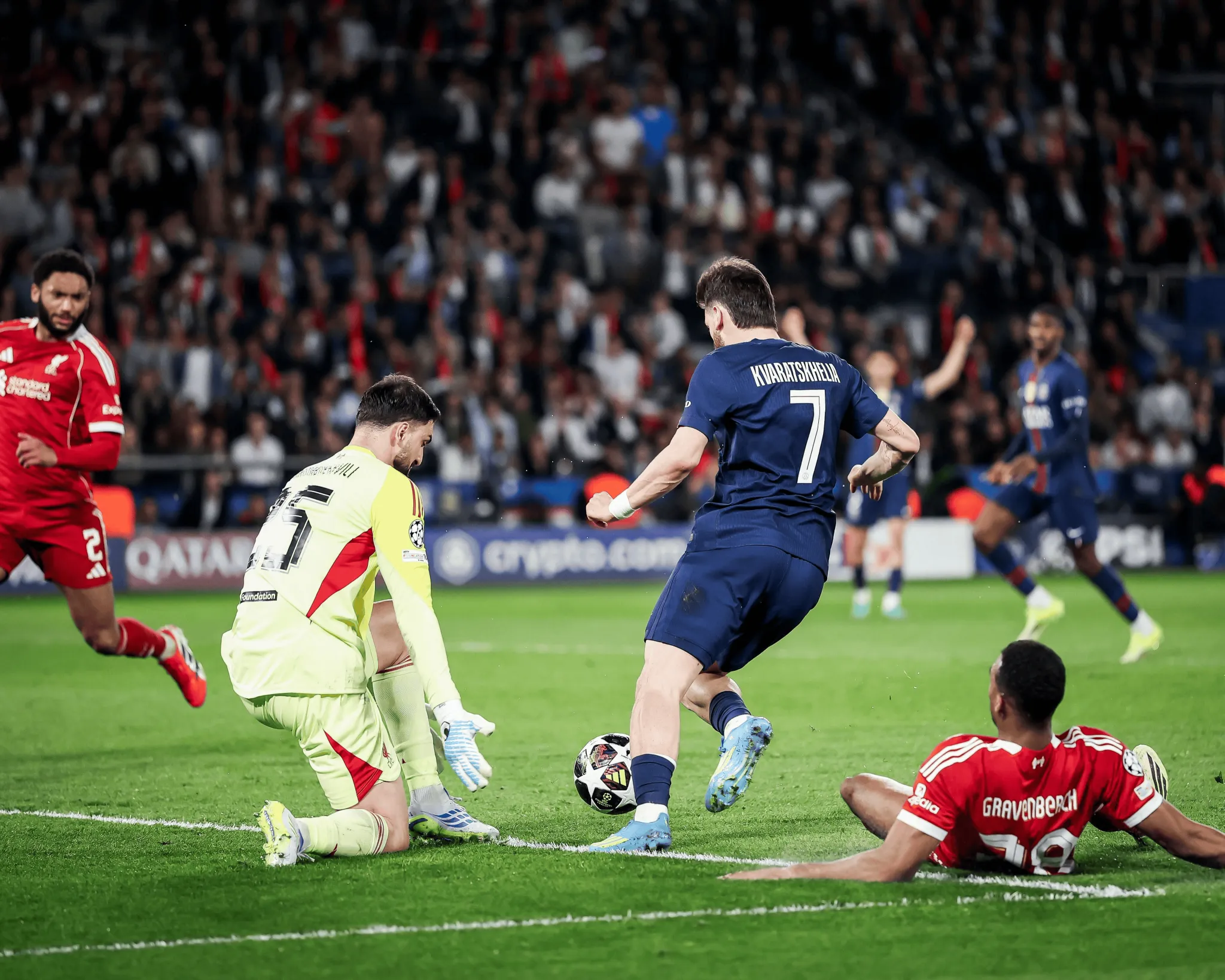 世界杯官方直播平台-巴黎2-0利物浦全场数据：射门18-3，射正6-0，绝佳机会4-0